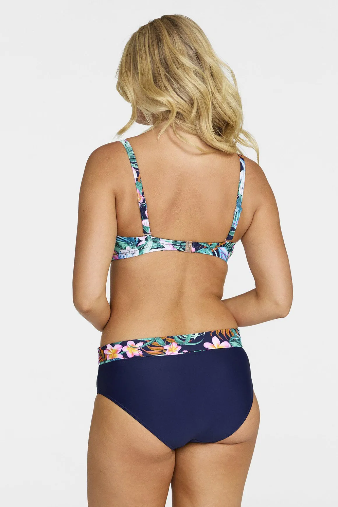 bikinitopp_olivia__navy_2.webp Bikinitopp Olivia - Navy