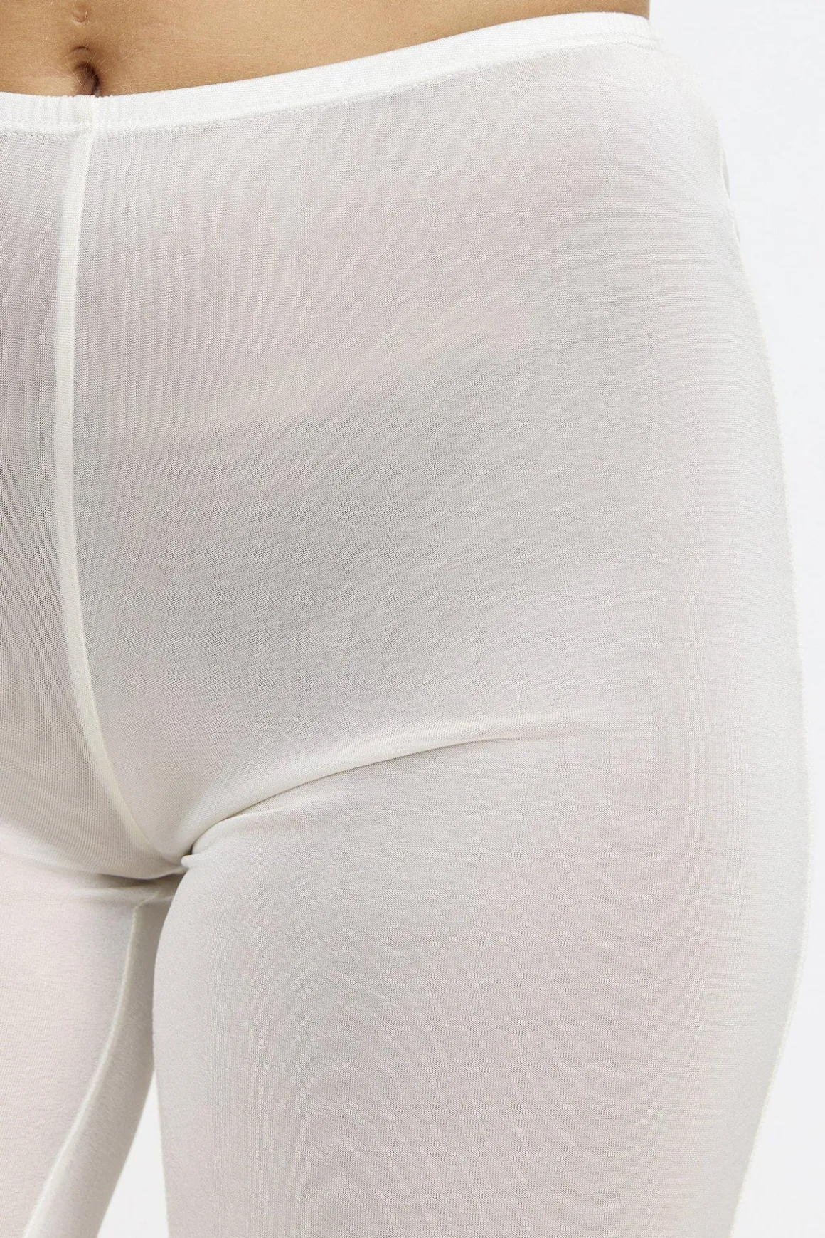 cykelbyxor_i_siden__ivory_2.webp Cykelbyxor i siden - Ivory