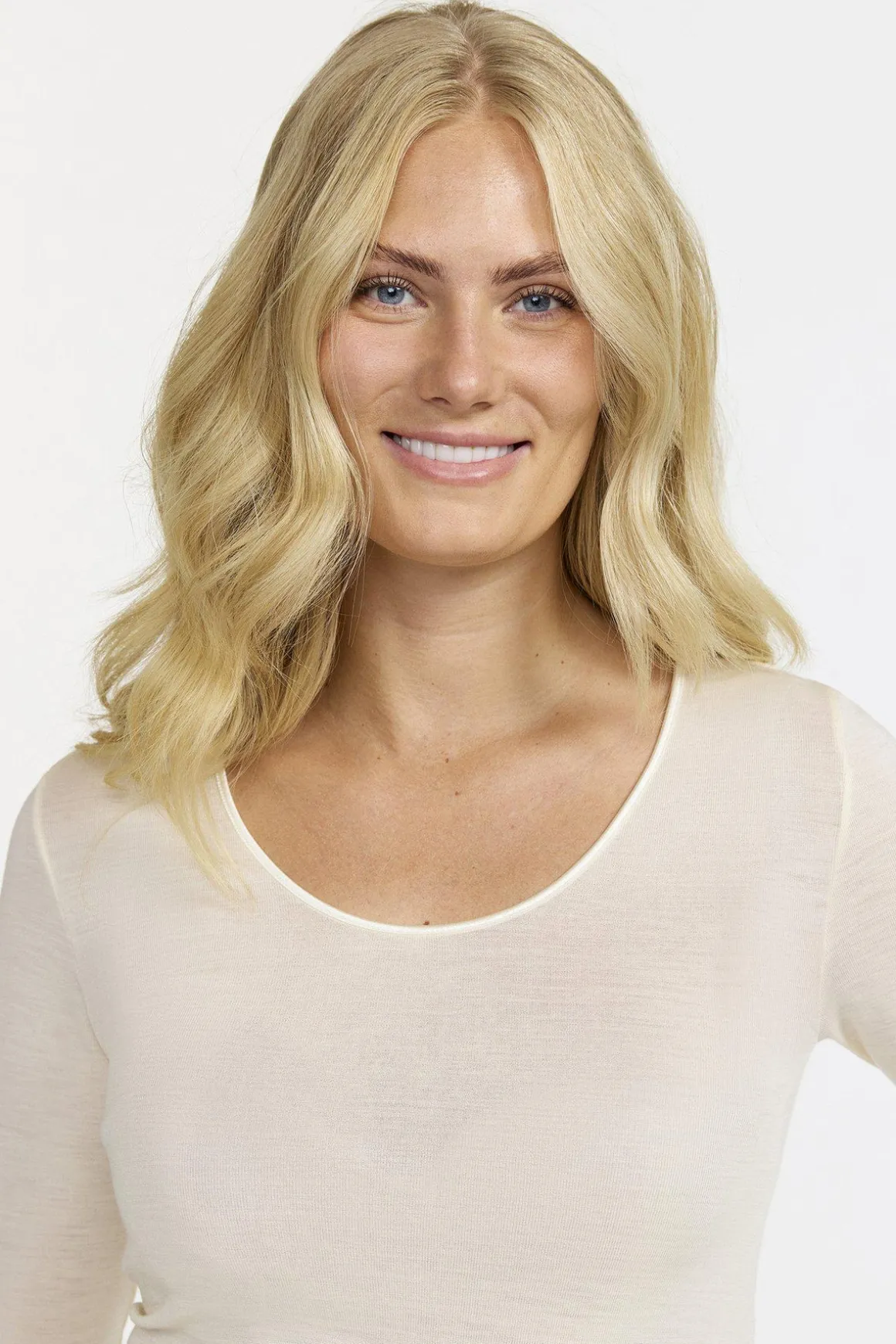 lngrmad_trja_i_merinoulls_2.webp Långärmad tröja i merinoull/silke Wilma - Vanilla