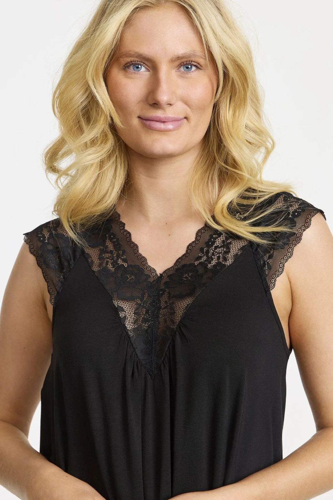 nattlinne__black_3.webp Nattlinne - Black