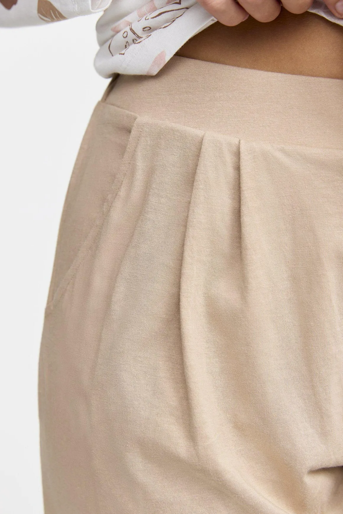 pyjamas__beige_3.webp Pyjamas - Beige